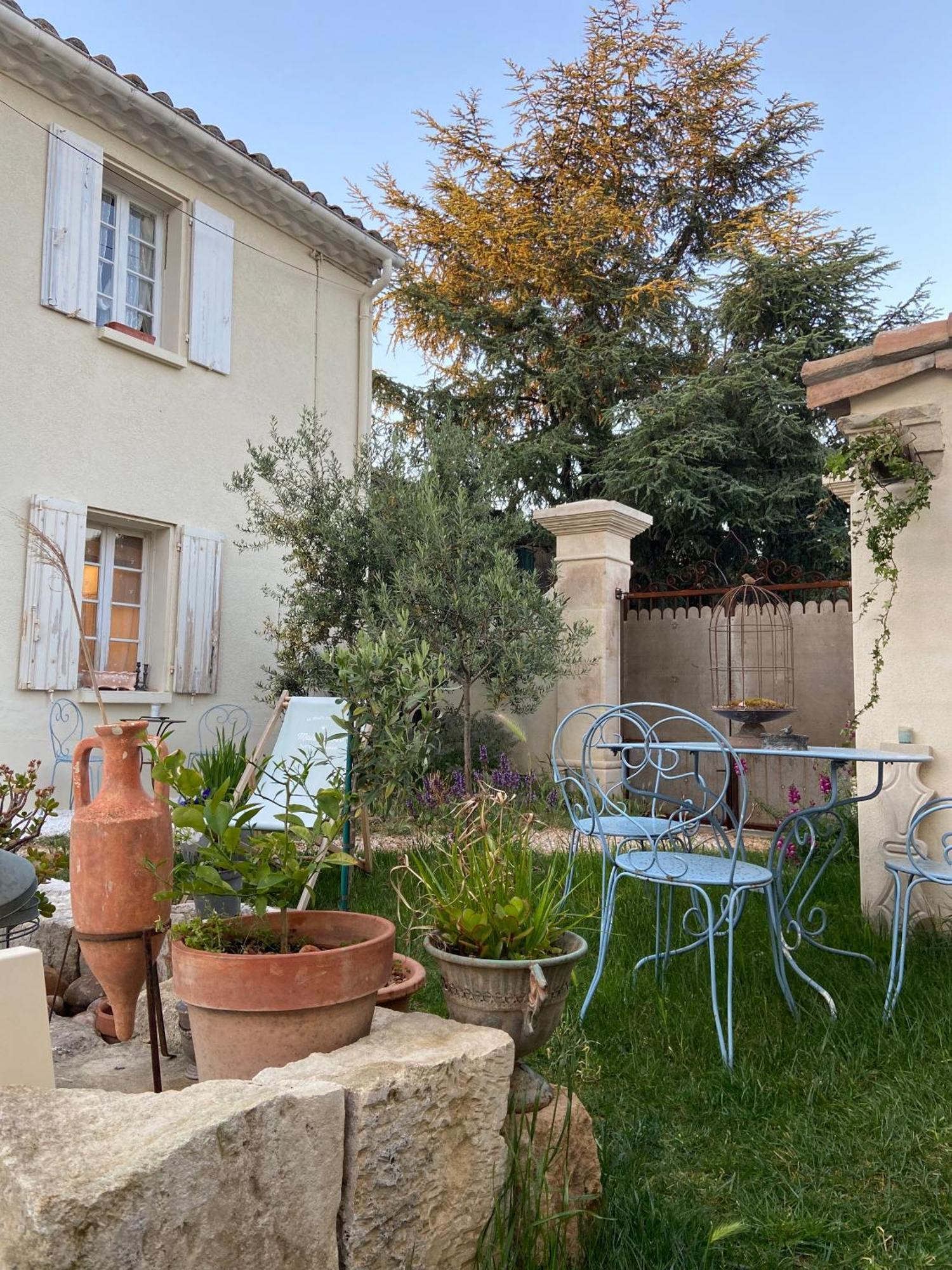 Maison 1823 - Suite de charme à Garons Esterno foto